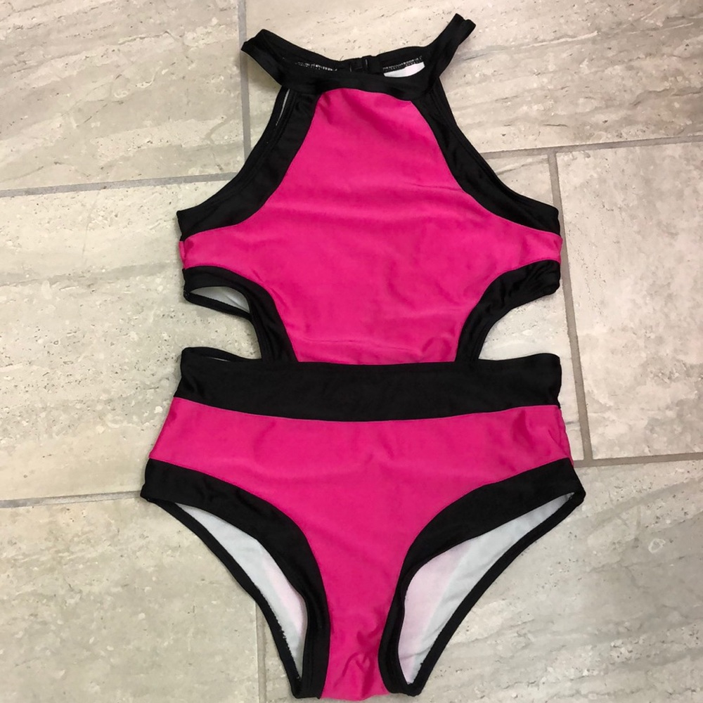 Cupshe swim suit, pink & black